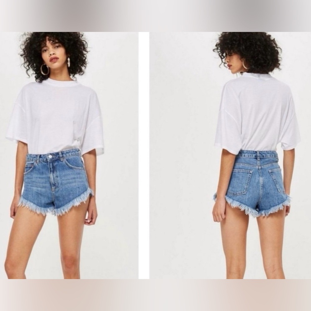 TopShop Moto Kiri Cutoff Denim Shorts size 6
High rise